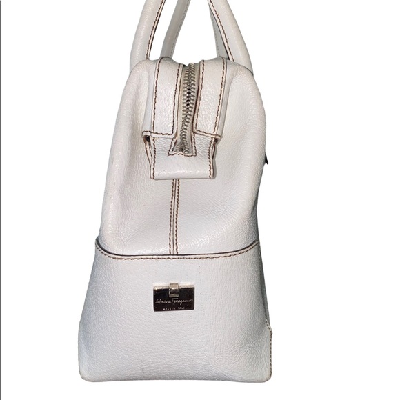 Salvatore Ferragamo Textured Leather Tote Bag white - Picture 5 of 8